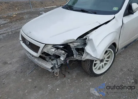 2013 Subaru Forester 2.5X Premium z USA, uszkodzony, nr VIN JF2SHADC2DG413998